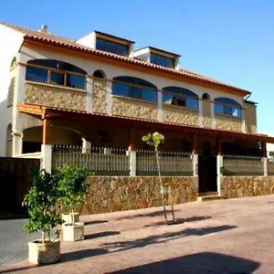 https://apartamentos-maria-del-carmen.hotelsinnerja.org